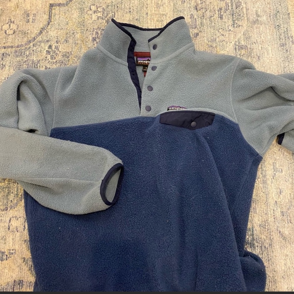 Super cute two tone greenish blueish Patagonia